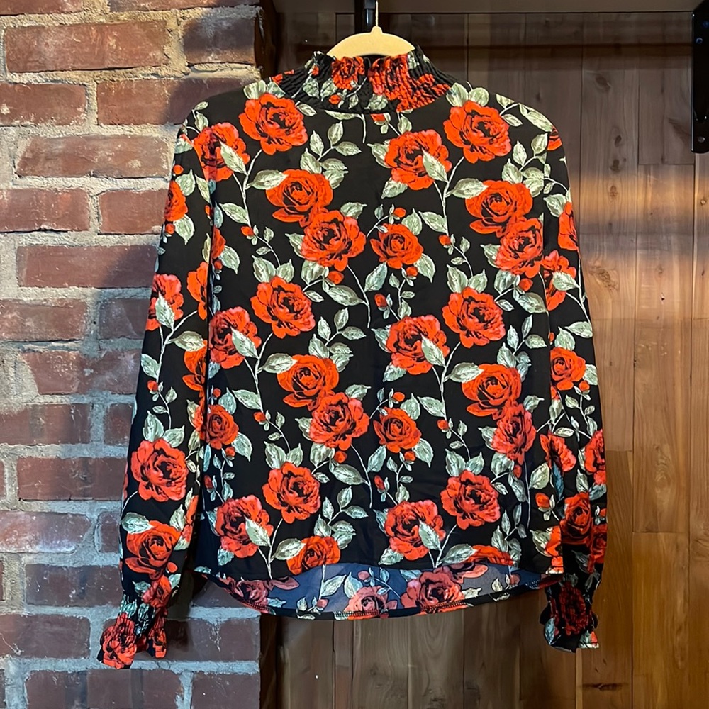 Rose pattern blouse - Picture 2 of 5